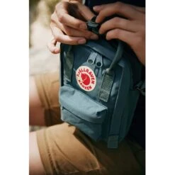 FJÄLLRÄVEN Fjällräven Kånken Sling Schoudertas 2.5L - Frost Green/peach Pink -Fjällräven 351207 06 d 751412 1