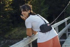 FJÄLLRÄVEN Fjällräven High Coast Schoudertas - 0.8L - Navy -Fjällräven fjaellraeven high coast pocket shark grey 11 936184