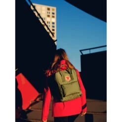 FJÄLLRÄVEN Fjällräven Kånken Rugzak - Foliage Green-peach Sand -Fjällräven fjaellraeven kanken backpack 27 1419950