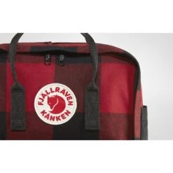 FJÄLLRÄVEN Fjällräven Kanken Re-Wool Rugzak - Red-black -Fjällräven fjaellraeven kanken re wool backpack red black 11 1025393