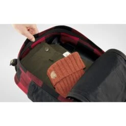 FJÄLLRÄVEN Fjällräven Kanken Re-Wool Rugzak - Red-black -Fjällräven fjaellraeven kanken re wool backpack red black 9 1025398