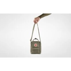 FJÄLLRÄVEN Fjällräven Kånken Sling Schoudertas 2.5L - Pink 15 FJÄLLRÄVEN Fjällräven Kånken Sling Schoudertas 2.5L - Pink -Fjällräven fjaellraeven kanken sling bag clay 1 1025569 1