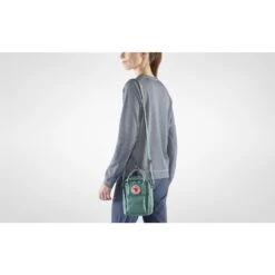 FJÄLLRÄVEN Fjällräven Kånken Sling Schoudertas 2.5L - Fog 20 FJÄLLRÄVEN Fjällräven Kånken Sling Schoudertas 2.5L - Fog -Fjällräven fjaellraeven kanken sling bag clay 11 1025559