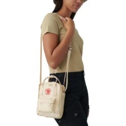 FJÄLLRÄVEN Fjällräven Kånken Sling Schoudertas 2.5L - Ultramarine 20 FJÄLLRÄVEN Fjällräven Kånken Sling Schoudertas 2.5L - Ultramarine -Fjällräven fjaellraeven kanken sling bag ultramarine 2 1420109