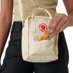 FJÄLLRÄVEN Fjällräven Kånken Sling Schoudertas 2.5L - Ultramarine 19 FJÄLLRÄVEN Fjällräven Kånken Sling Schoudertas 2.5L - Ultramarine -Fjällräven fjaellraeven kanken sling bag ultramarine 3 1420108