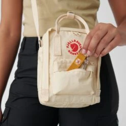 FJÄLLRÄVEN Fjällräven Kånken Sling Schoudertas 2.5L - Light Oak 19 FJÄLLRÄVEN Fjällräven Kånken Sling Schoudertas 2.5L - Light Oak -Fjällräven fjaellraeven kanken sling tasche sky blue 15 1131163